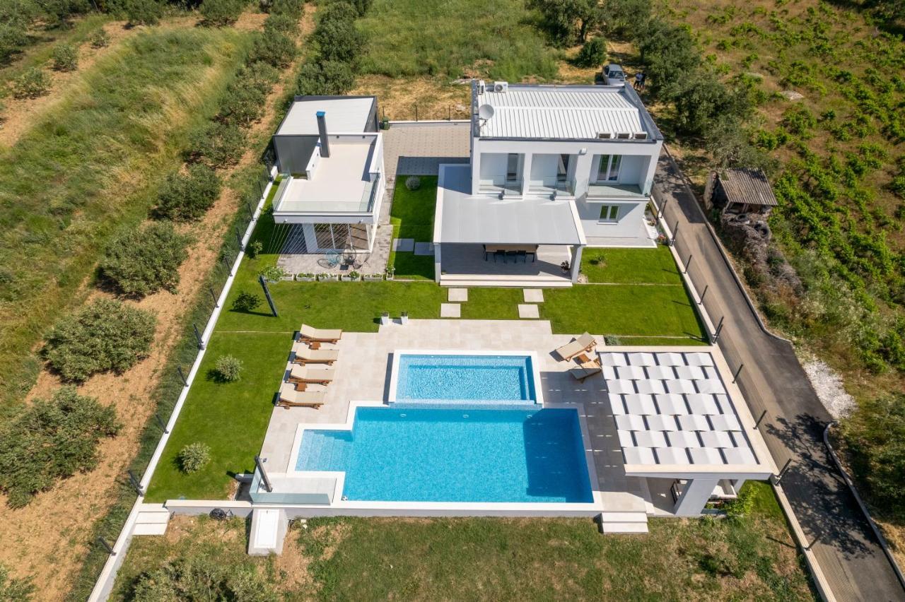 Vitis Vila Kaštel Novi Exterior foto