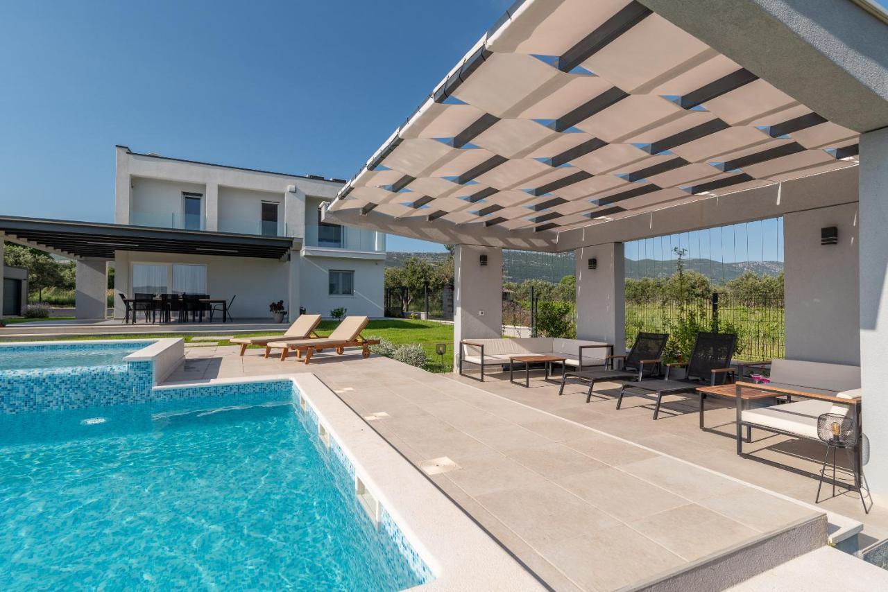 Vitis Vila Kaštel Novi Exterior foto
