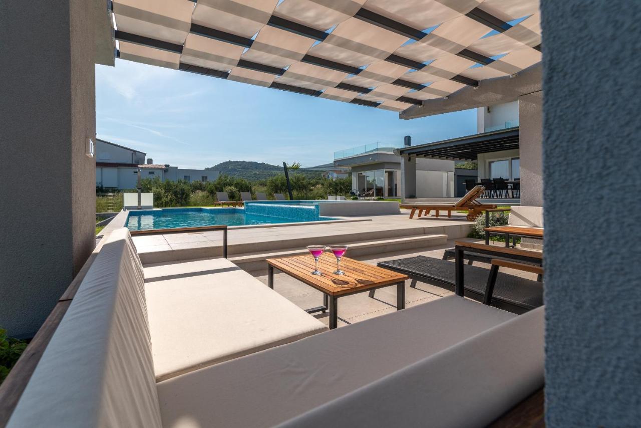 Vitis Vila Kaštel Novi Exterior foto