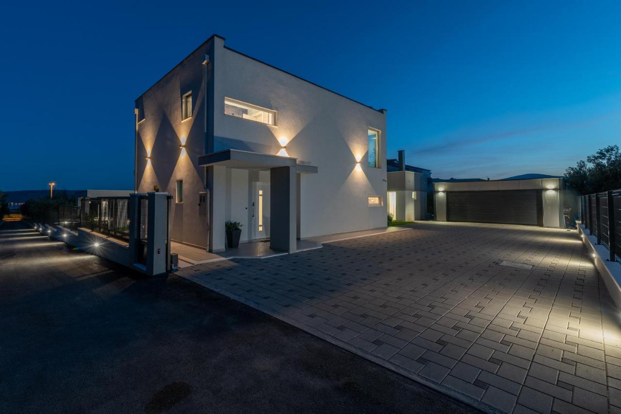Vitis Vila Kaštel Novi Exterior foto
